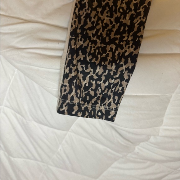 adidas Black and White Patterned Leggings - Picture 6 of 12